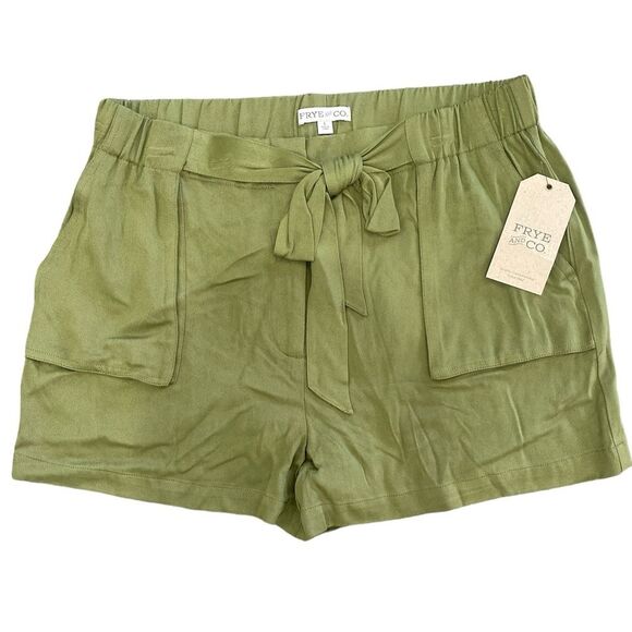 NWT Frye and Co Olive Shorts Size Large 100% Rayon Stretch Waistband Pockets 3” - Picture 1 of 7